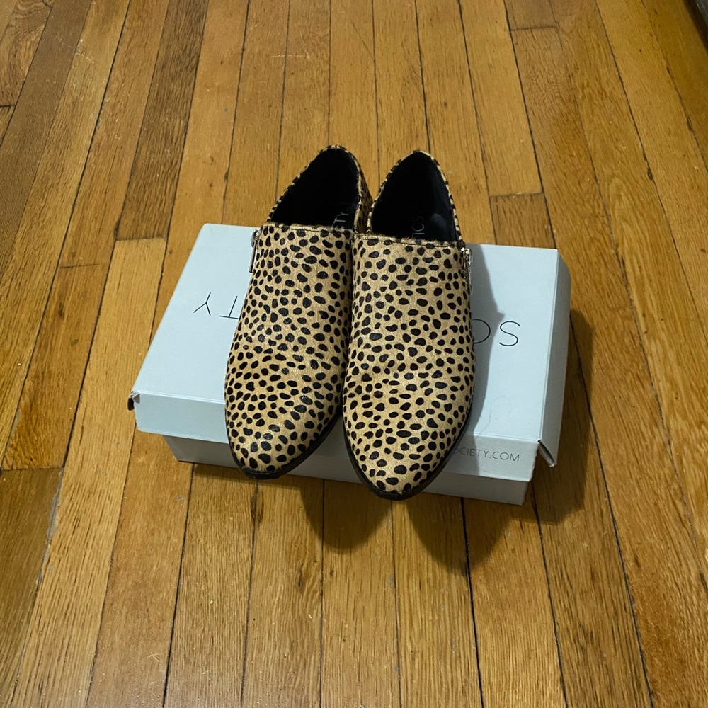 Sole society cheetah half calf print shoes. Worn 3-4 times. Size 9